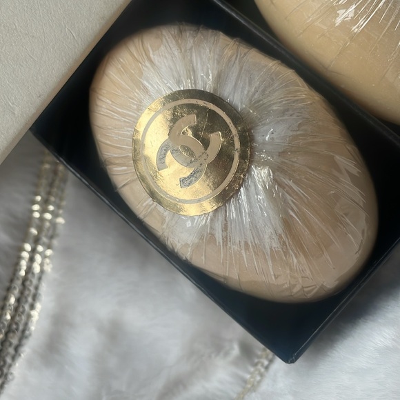 SOLD e CHANEL Soap Bars 2x Sealed with CC sticker oval fragrance soaps - Picture 9 of 10